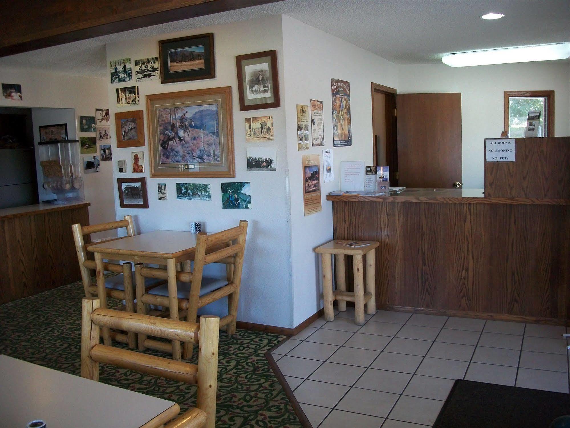 A Wyoming Inn Cody Exterior photo