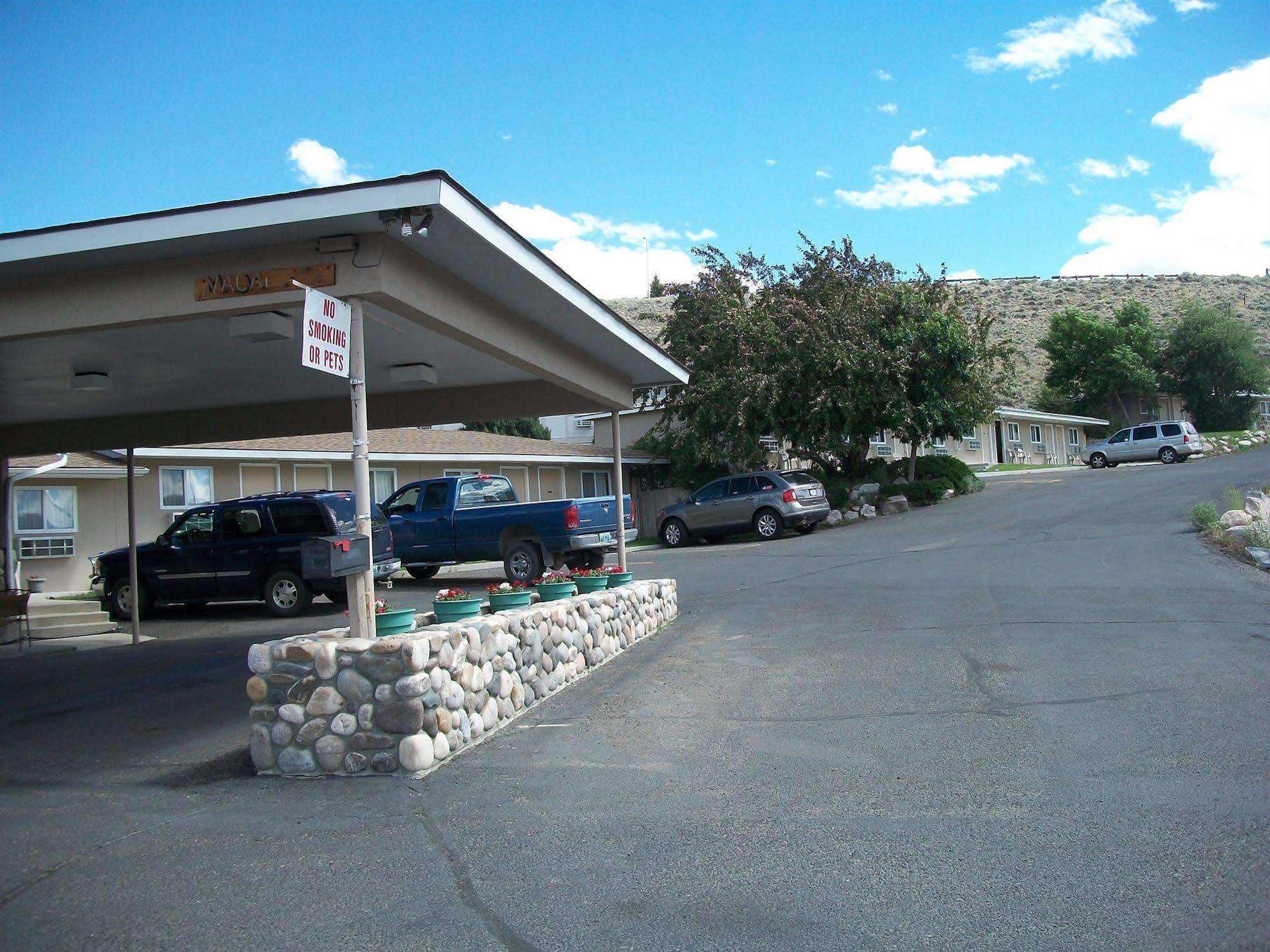A Wyoming Inn Cody Exterior photo