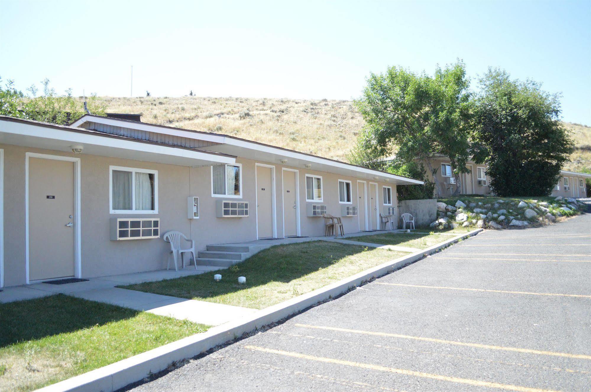 A Wyoming Inn Cody Exterior photo
