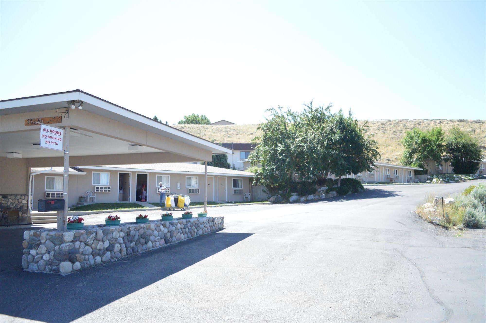 A Wyoming Inn Cody Exterior photo